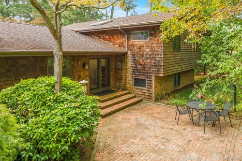 1425 Laurelwood Dr, Laurel, NY, 11948-1404 | Card Image