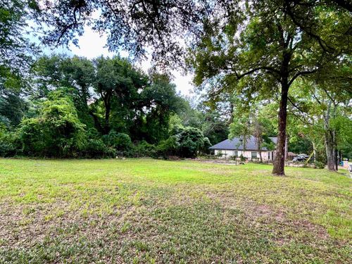 221 W Gay Ave., Gladewater, TX, 75647 | Card Image