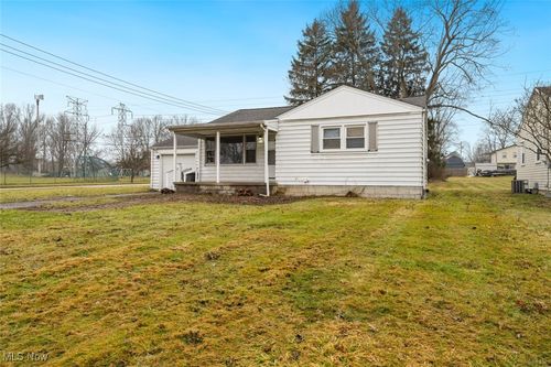 2934 Brunswick Rd, Youngstown, OH, 44511-2120 | Card Image