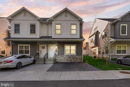 9522 Golfview Ln, PHILADELPHIA, PA, 19114-2635 | Card Image