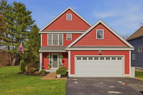 6 Stocklan Cir, Dover, NH, 03820-4712 | Card Image