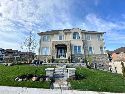 86 Murray Leonard Lane, East Gwillimbury, ON, L9N0Z6 | Card Image