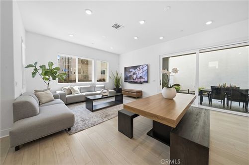 27516 Golden Currant Pl, Valencia, CA, 91381-2119 | Card Image