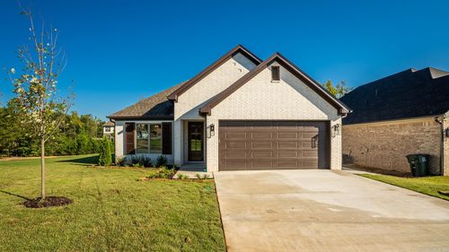 102 Edgewood Cir, Little Rock, AR, 72223-4970 | Card Image