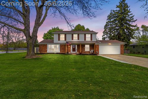 2049 Hill Rd, Grand Blanc, MI, 48439-5107 | Card Image