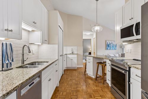 5448 Pompano Dr, Minnetonka, MN, 55343-4132 | Card Image