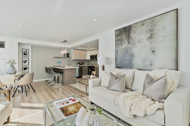 2002 - 99 Harbour Sq, Condo with 2 bedrooms, 2 bathrooms and 1 parking in Toronto ON | Image 43