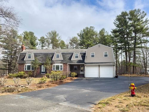 110 Maureen Dr, Tewksbury, MA, 01876-3622 | Card Image