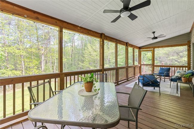 Screened-in porch | Image 36