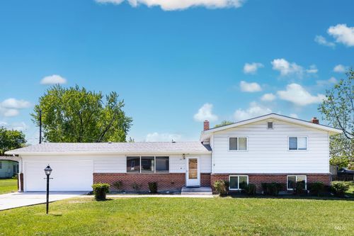 1811 N Maple Grove Rd, Boise, ID, 83704-6929 | Card Image