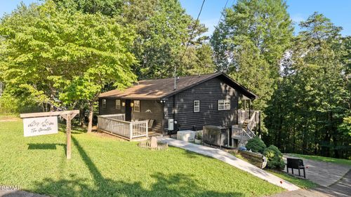 1635 S Mountain View Rd, Sevierville, TN, 37876-7414 | Card Image