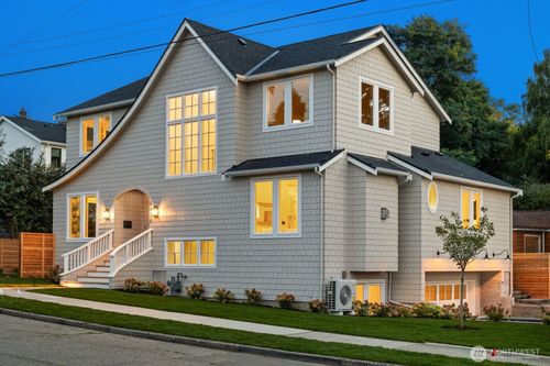 6858 26th Ave Ne, Seattle, WA, 98115-7167 | Card Image