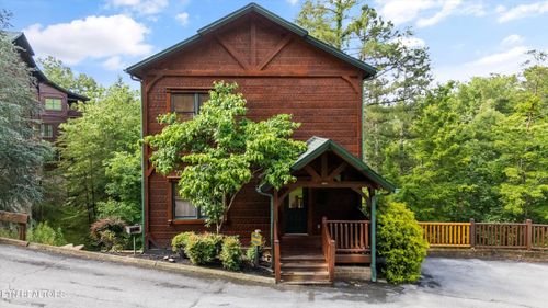 808 Great Smoky Way, Gatlinburg, TN, 37738 | Card Image