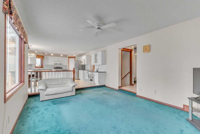 121 Patterson Mount Sw, House other with 5 bedrooms, 4 bathrooms and 4 parking in Calgary AB | Image 10