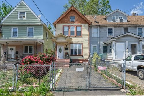 724 W Front St, Plainfield, NJ, 07060-1033 | Card Image