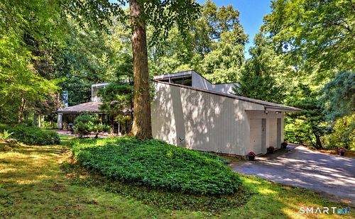 28 Nettleton Dr, Woodbridge, CT, 06525-1004 | Card Image