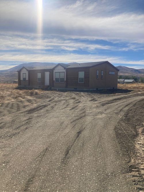 5340 Dobbin Dr, Elko, NV, 89801-5243 | Card Image