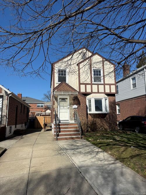 45-46 166th St, Flushing, NY, 11358-3233 | Card Image