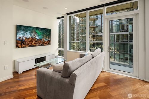 unit-2009-500 106th Ave Ne, Bellevue, WA, 98004-8685 | Card Image