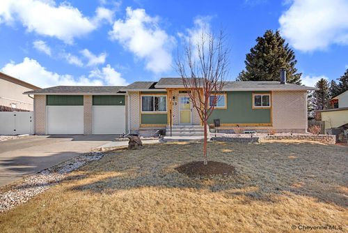 113 Applewood Ct, Cheyenne, WY, 82009-2019 | Card Image