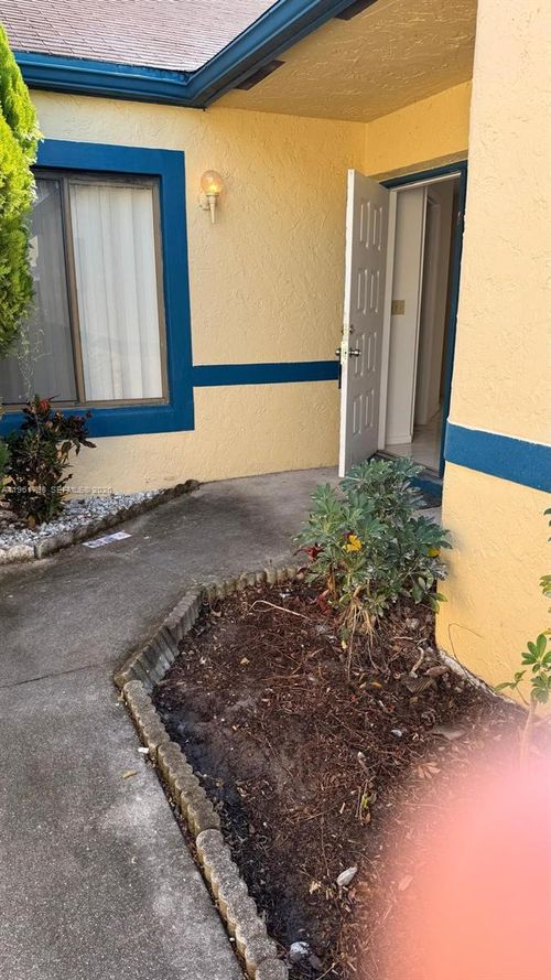 7450 Nw 34th St, Lauderhill, FL, 33319-7100 | Card Image