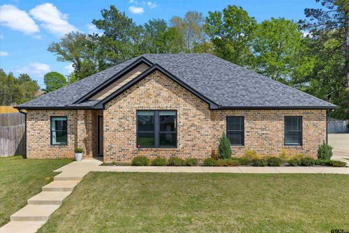 111 Kenswick St., Henderson, TX, 75654 | Card Image