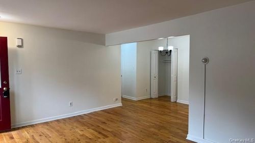 63 Poplar Ln, Middletown, NY, 10941-1354 | Card Image