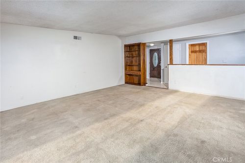 7915 Owensmouth Avenue, Canoga Park, CA, 91304 | Card Image