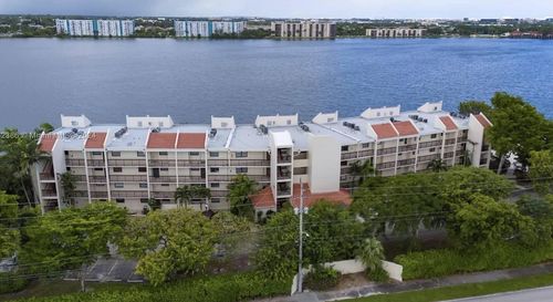 304-115 Lake Emerald Dr, Oakland Park, FL, 33309-6251 | Card Image