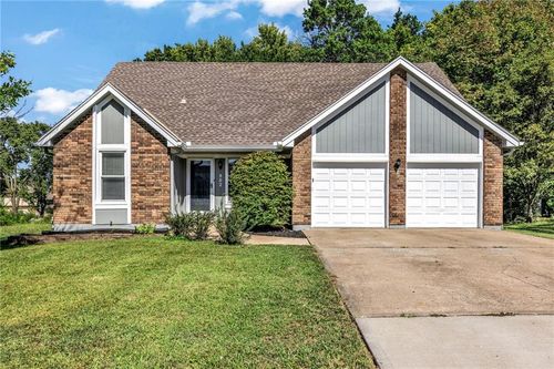 902 Se 5th Ter, Lee's Summit, MO, 64063-4343 | Card Image