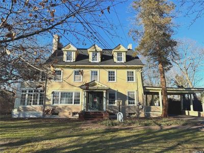 407 Middle Road, House other with 6 bedrooms, 4 bathrooms and null parking in Bayport NY | Image 1