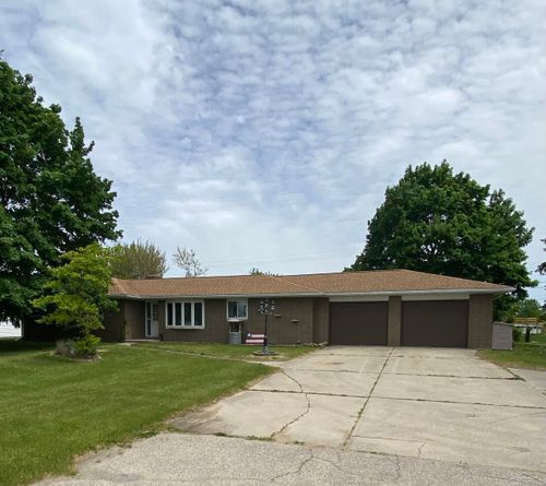 1032 N Hemlock Rd, Hemlock, MI, 48626-8614 | Card Image