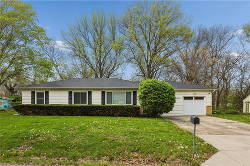 1308 Middlebrook Dr, Liberty, MO, 64068-1941 | Card Image