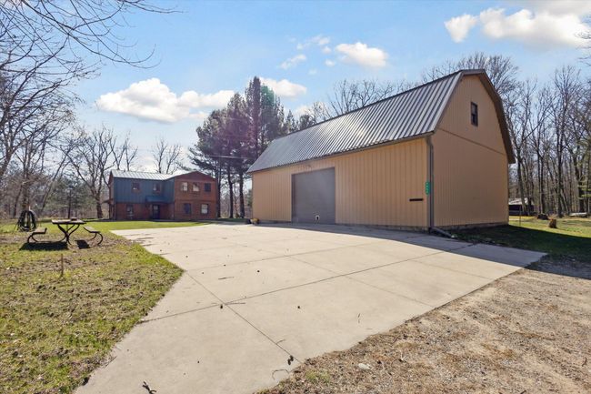 7952 Main St, House other with 3 bedrooms, 2 bathrooms and null parking in Newaygo MI | Image 10