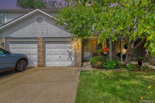 23466 Mahoney Ct, Trenton, MI, 48183-2194 | Card Image