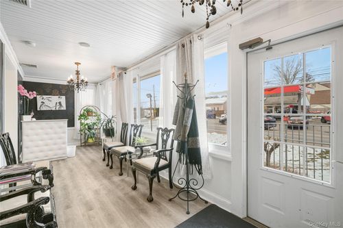 118 Columbus Ave, Valhalla, NY, 10595-1723 | Card Image