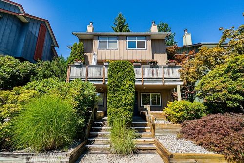 34-900 W 17th St, North Vancouver, BC, V7P3K5 | Card Image