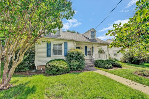 18 Lake Ave, Salem, VA, 24153-3238 | Card Image
