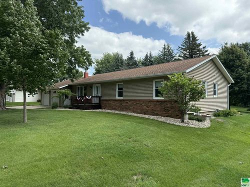 306 11th Ave Ne, Sibley, IA, 51249-1135 | Card Image