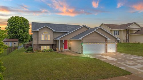 845 Plum Tree Ln, Somerset, WI, 54025-7580 | Card Image