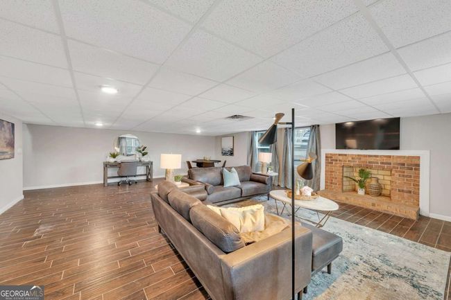 6805 Wright Rd, House other with 4 bedrooms, 4 bathrooms and 6 parking in Sandy Springs GA | Image 26