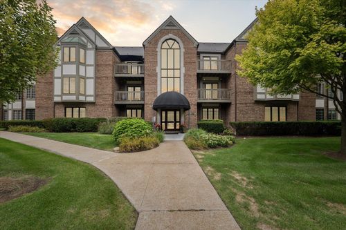 797 Deer Ct, Plymouth, MI, 48170-1749 | Card Image