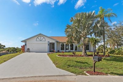 18602 Ayrshire Circle, House other with 3 bedrooms, 2 bathrooms and null parking in Port Charlotte FL | Image 1