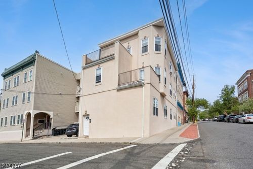 1 Grant St, Montclair, NJ, 07042-4972 | Card Image