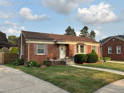 6331 Buckingham Ave, Allen Park, MI, 48101-2330 | Card Image