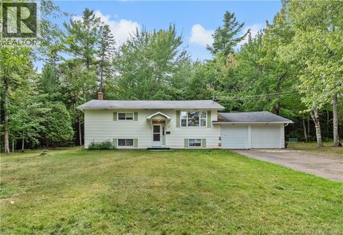16 Malibou St, Lower Coverdale, NB, E1J1K4 | Card Image
