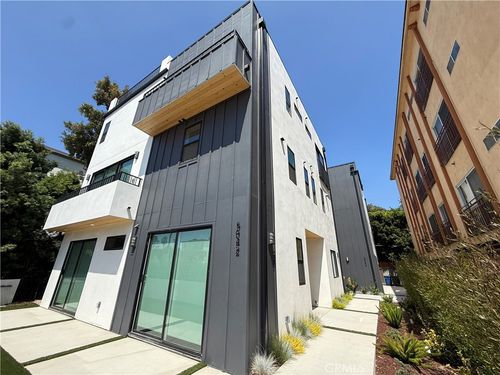 5044 Laurel Canyon Blvd, Valley Village, CA, 91607 | Card Image