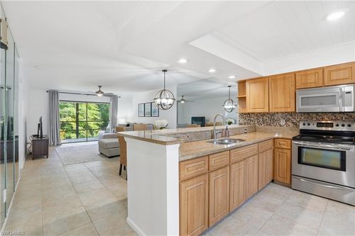 126 Pinebrook Dr, FORT MYERS, FL, 33907-5984 | Card Image