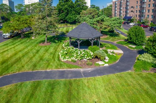 302-626 E Woodland Park Avenue, Chicago, IL, 60616 | Card Image