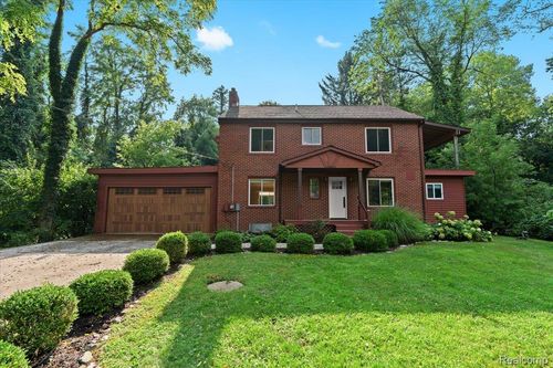 1350 Pettibone Lake Rd, Highland, MI, 48356-3125 | Card Image